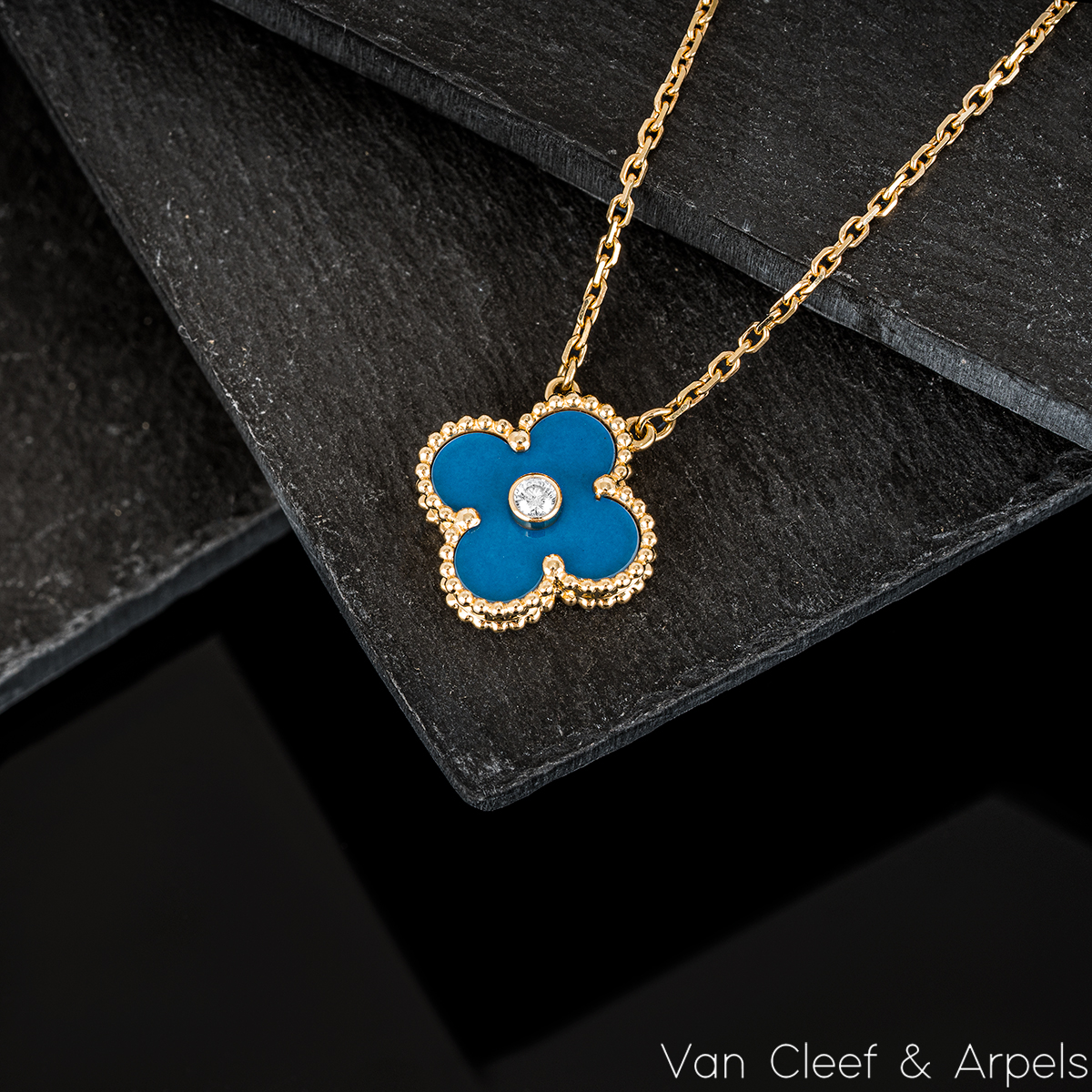 VAN CLEEF & ARPELS 18K Yellow Gold Blue Agate 20 Motifs Vintage Alhambra  Necklace 1240103 | FASHIONPHILE